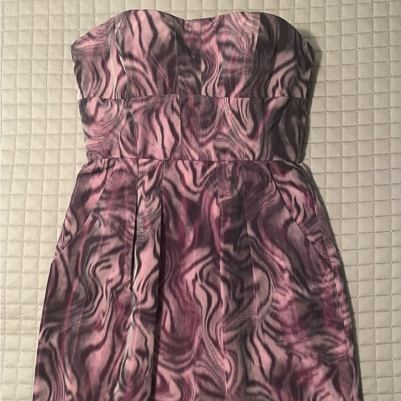 BCBG MaxAria Violet Martina Strapless
Cocktail dress, Size 4 - Picture 6 of 8